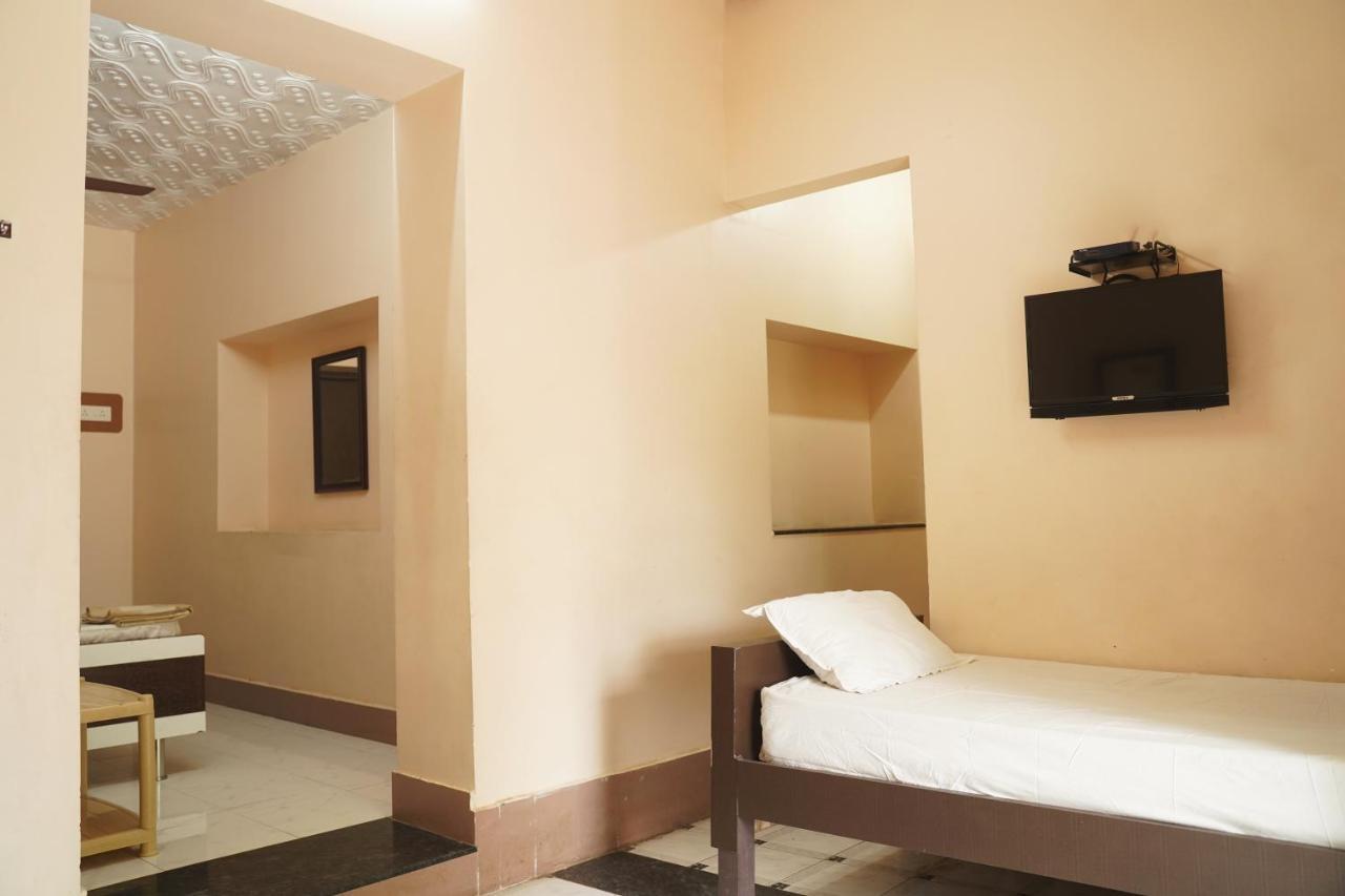 Sowmya Lodge Tiruchirappalli Ngoại thất bức ảnh