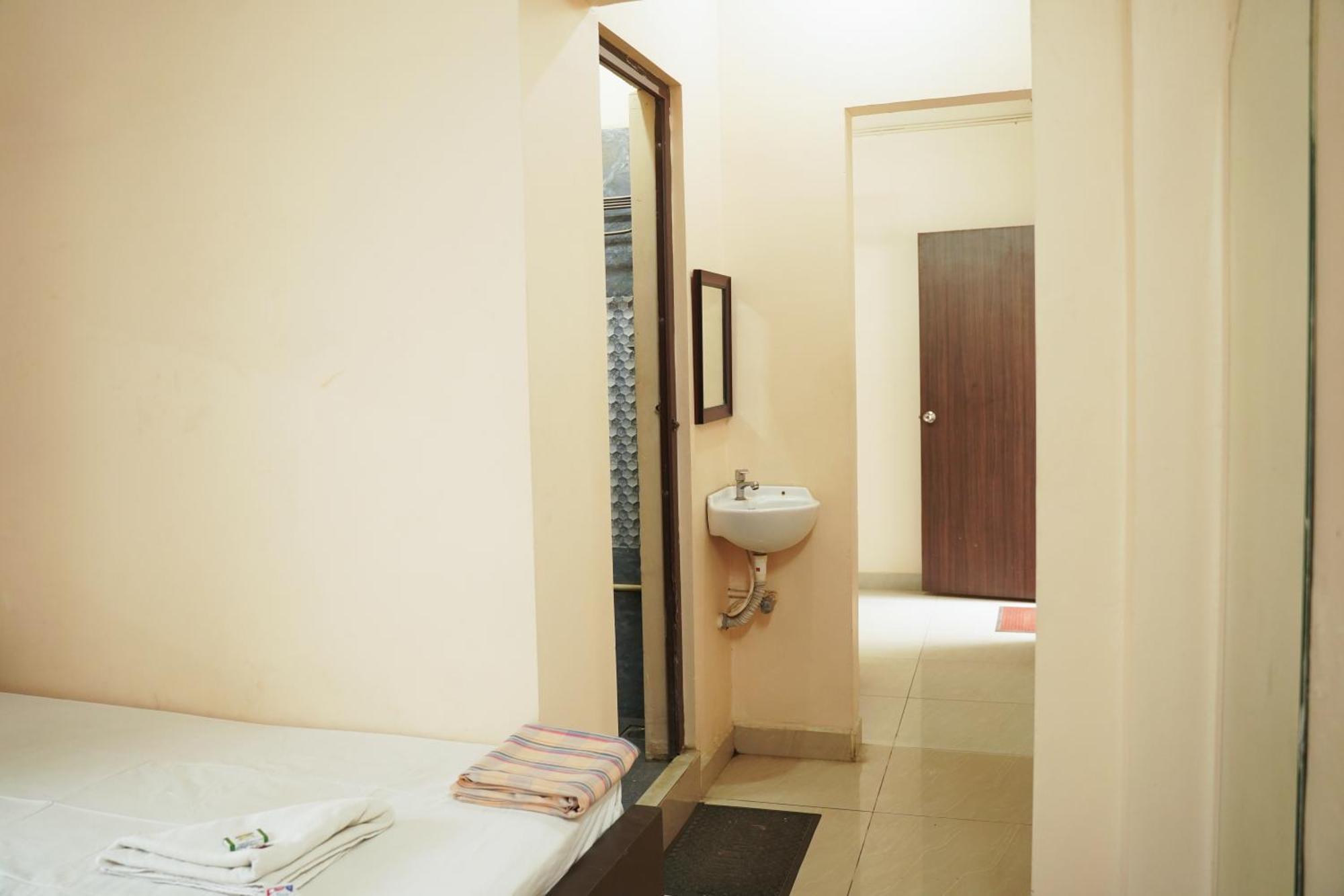 Sowmya Lodge Tiruchirappalli Ngoại thất bức ảnh